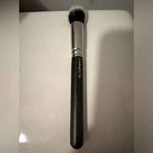Mac brush 130